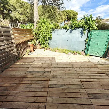 Villa Mitoyenne Au Calme Avec Parking Et Piscine Commune - Fr-1-607-126 Agde