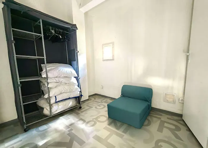 Mitoyenne Au Calme Avec Parking Et Piscine Commune - Fr-1-607-126 Villa *