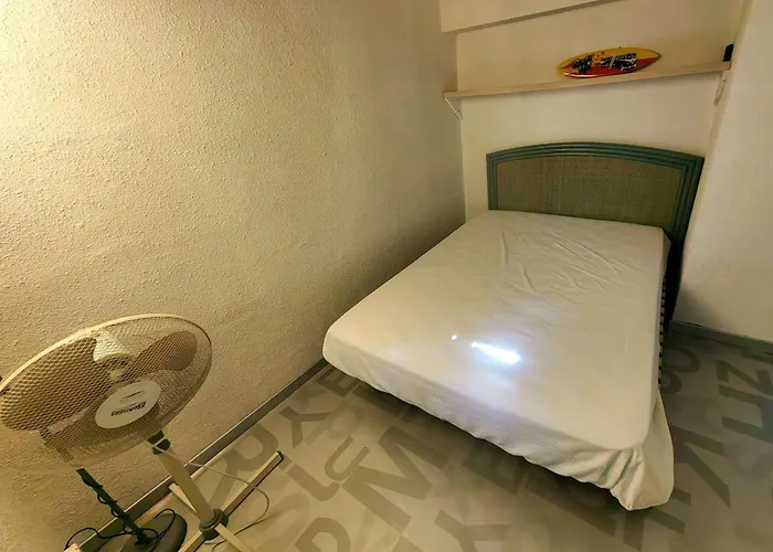 Mitoyenne Au Calme Avec Parking Et Piscine Commune - Fr-1-607-126