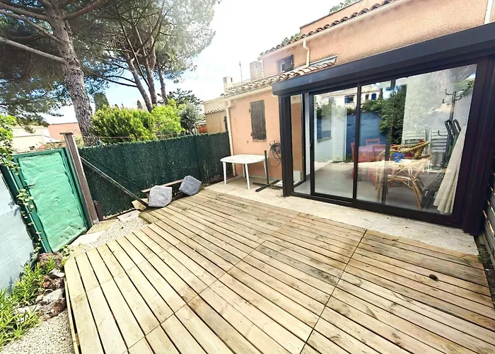 Mitoyenne Au Calme Avec Parking Et Piscine Commune - Fr-1-607-126 Villa