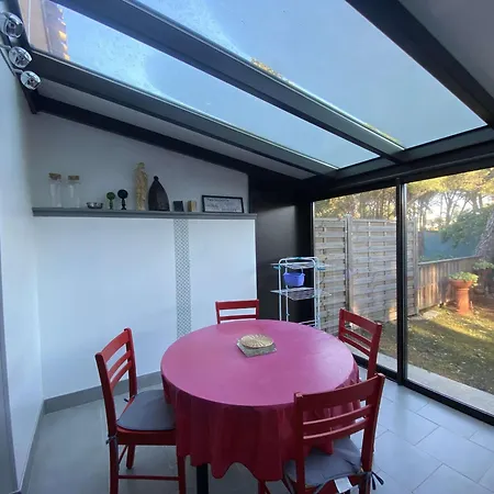 Mitoyenne Au Calme Avec Parking Et Piscine Commune - Fr-1-607-126 阿格德