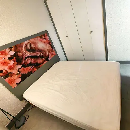 Villa Mitoyenne Au Calme Avec Parking Et Piscine Commune - Fr-1-607-126 *