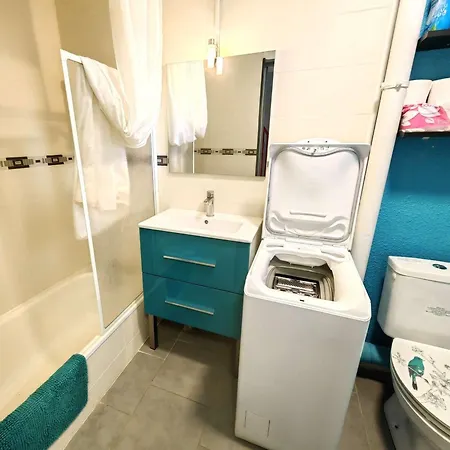 Mitoyenne Au Calme Avec Parking Et Piscine Commune - Fr-1-607-126