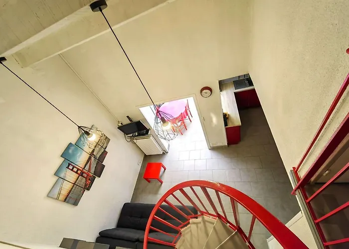 וילה Mitoyenne Au Calme Avec Parking Et Piscine Commune - Fr-1-607-126 *